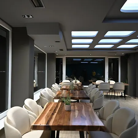 Restaurant Savoja Hotel 3*