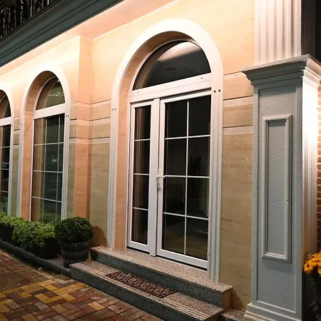 Hotel Restaurant Savoja 3*