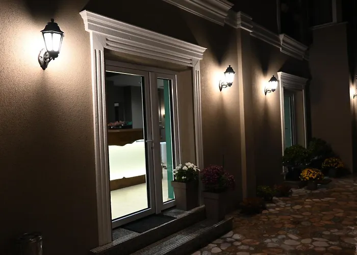 酒店 Restaurant Savoja