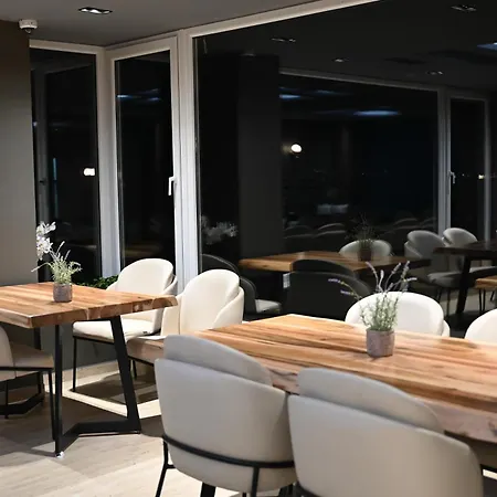 Restaurant Savoja 3*