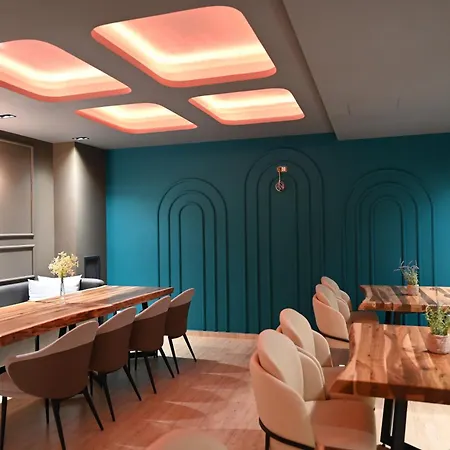 Отель Restaurant Savoja