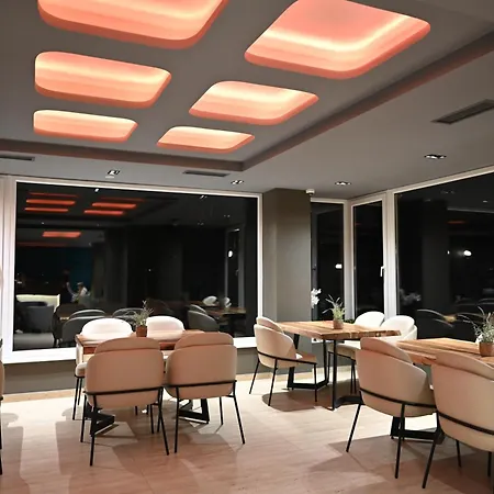 Отель Restaurant Savoja 3*