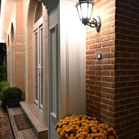 Отель Restaurant Savoja Поградец