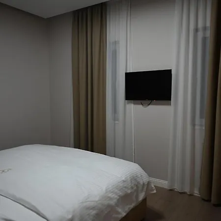 Restaurant Savoja Поградец